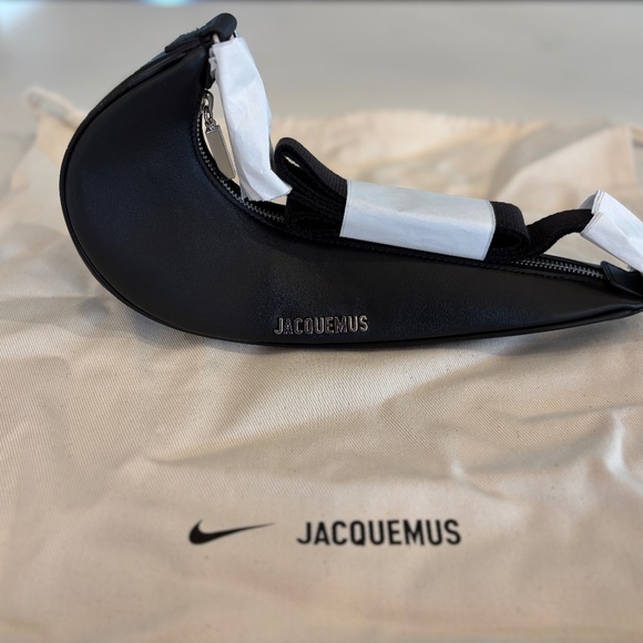 Nike x Jacquemus Swoosh Bag - Picture 5 of 5